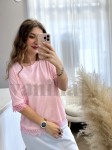 T-SHIRT Z WYKOŃCZENIEM KORONKOWYM PASTELOWY RÓŻ