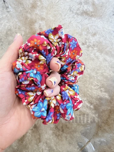 GUMKA WISKOZOWA SCRUNCHIE MALINOWA ŁĄCZKA