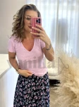 BLUZKA OBCISŁA PRĄŻKOWANA Z DEKOLTEM V LILA