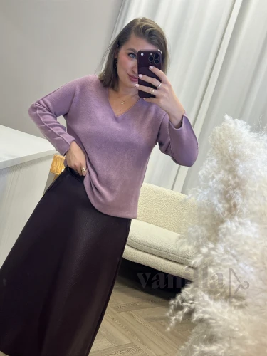 SWETER WISKOZOWY Z DEKOLTEM V WRZOS