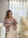 BAWEŁNIANY KARDIGAN ESSENTIAL Z DREWNIANYM GUZIKIEM BRUDNY RÓŻ